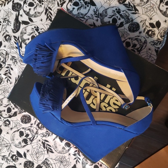 FRINGE ROYAL BLUE WEDGES WITH CRIS CROSS STRAPS - Picture 9 of 11